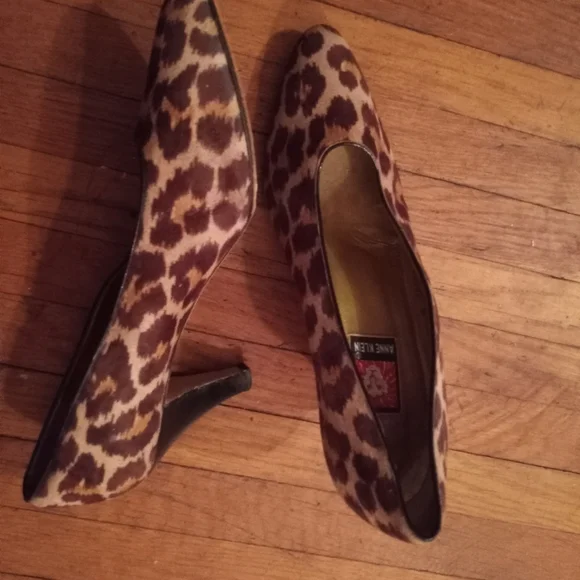 Anne Klein Kitten Heels - Picture 6 of 8